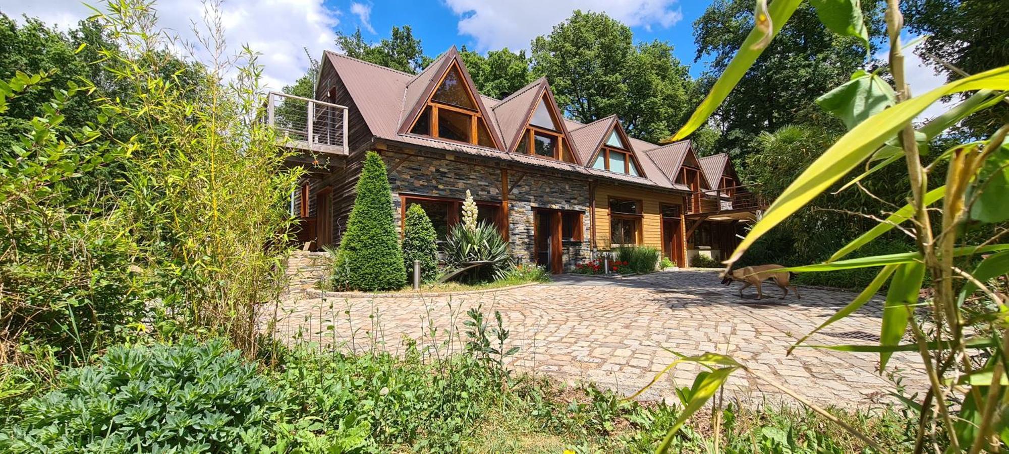 La Maison Dans Les Bois Soucelles Eksteriør bilde